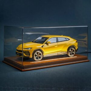 1/18 Lamborghini Urus With Lighted Leather Display Case