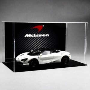 1/24 McLaren 720S With Display Case