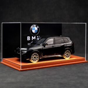 1/18 BMW X5M With Lighted Leather Display Case