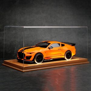 1/18 Ford Mustang Shelby GT500 With Lighted Leather Display Case