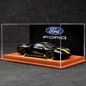 1/24 Ford GT With Display Case