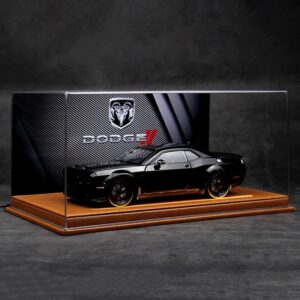 1/24 Dodge Challenger Hellcat With Display Case