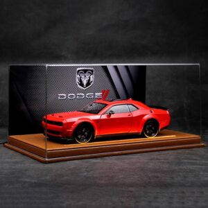 1/24 Dodge Challenger Hellcat With Display Case