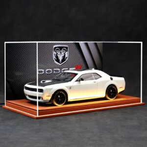 1/18 Dodge Challenger SRT Hellcat with Display Case