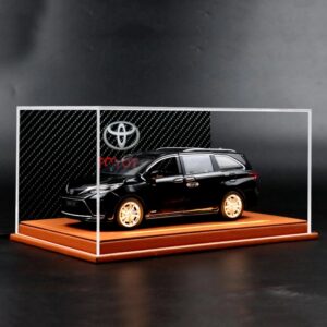 1/24 Toyota Sienna MPV With Lighted Leather Display Case