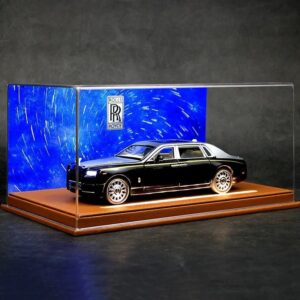 1/24 Rolls-Royce Phantom With Display Case