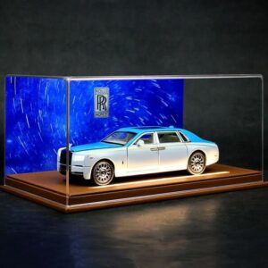 1/24 Rolls-Royce Phantom With Display Case