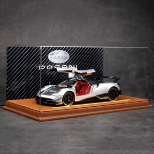 1/24 Pagani Huayra BC With Display Case