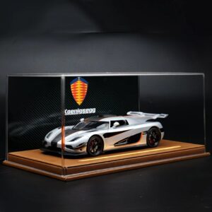 1/24 Koenigsegg One:1 With Display Case