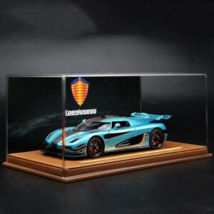1/24 Koenigsegg One:1 With Display Case